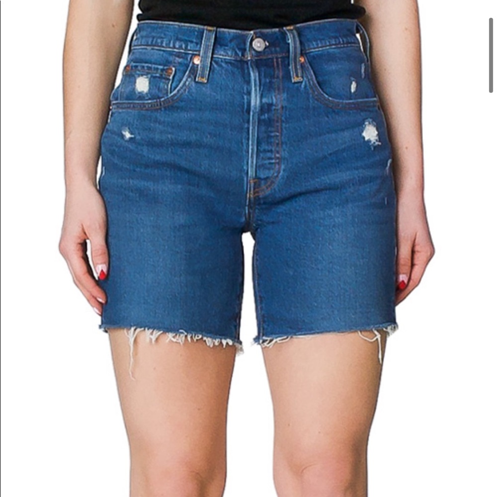 Levi's 501 high Rise Mid Thigh Shorts 🎀 - Picture 3 of 13
